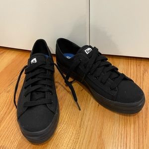 ked’s women’s sneakers - size 8